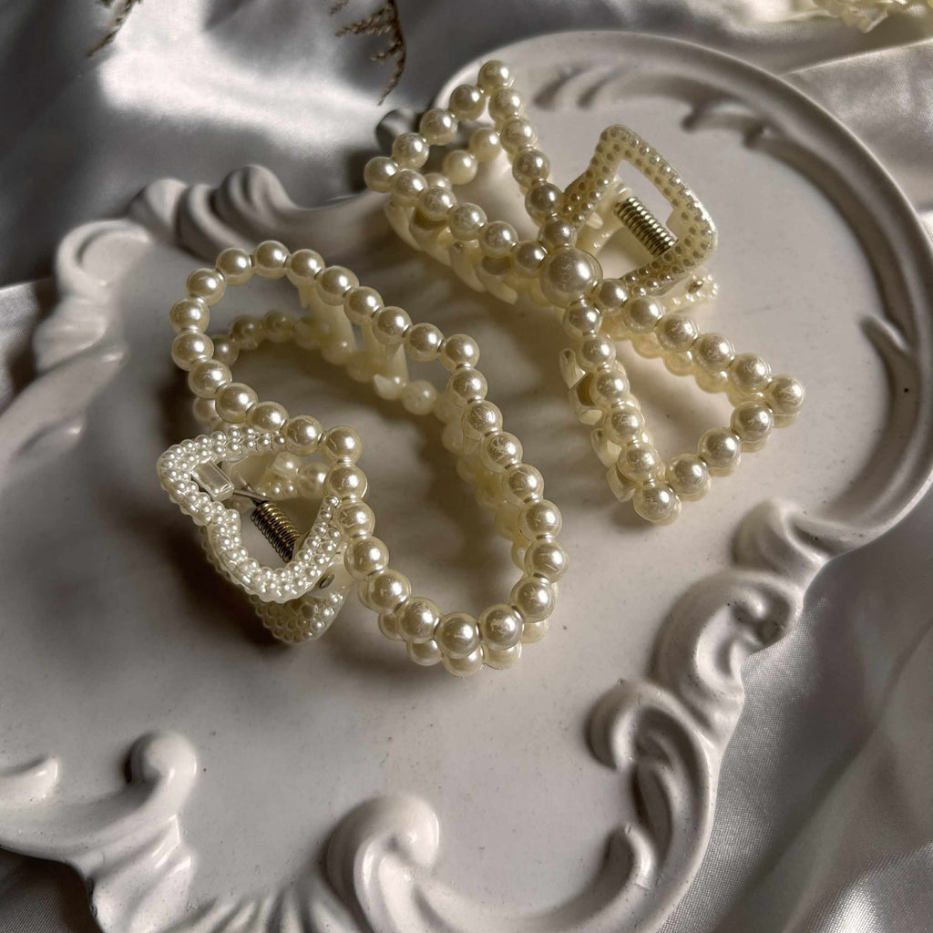 Pearl claw clip